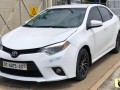 toyota-corolla-le-small-3