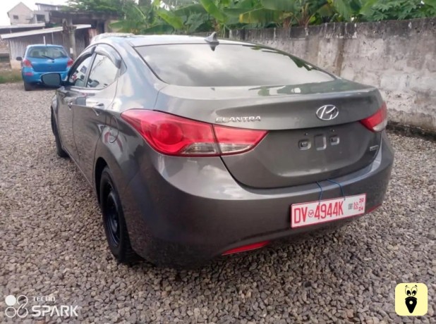 hyundai-elantra-big-2