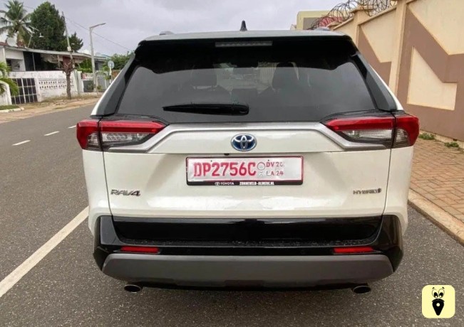 toyota-rav4-hybrid-big-3