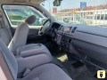 toyota-hiace-small-3