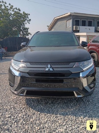 mitsubishi-outlander-big-0