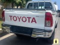 toyota-hilux-small-3