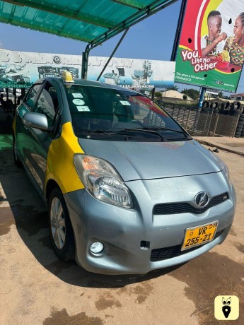 toyota-vitz-sports-big-0