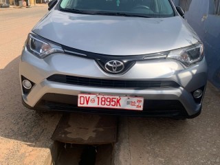 TOYOTA RAV4 2018