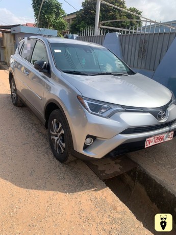 toyota-rav4-2018-big-1