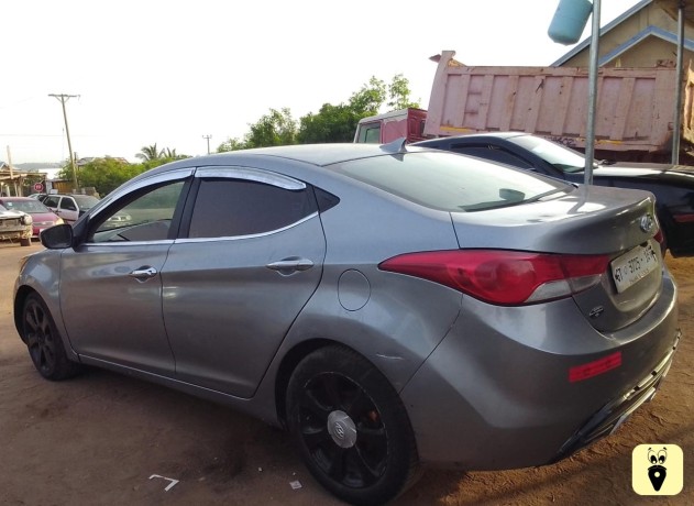 hyundai-elantra-limited-edition-big-4