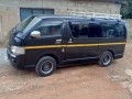 toyota-hiace-2011-small-3