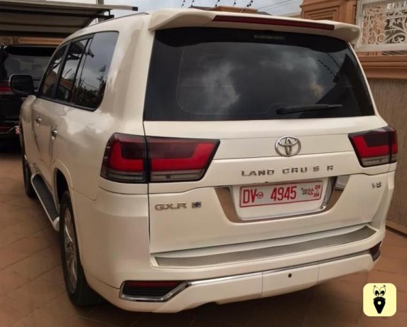 toyota-landcruiser-v8-gxr-big-3