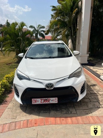 toyota-corolla-se-big-0