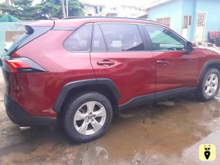 TOYOTA RAV4 XLE