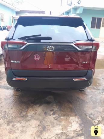 toyota-rav4-xle-big-4