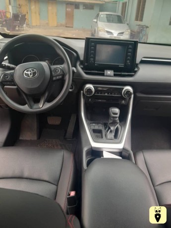 toyota-rav4-xle-big-3