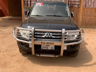 MITSUBISHI PAJERO 2010