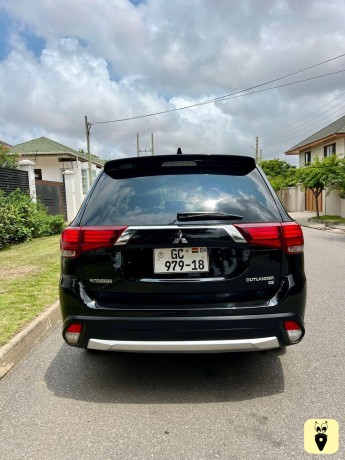 mitsubishi-outlander-se-big-1