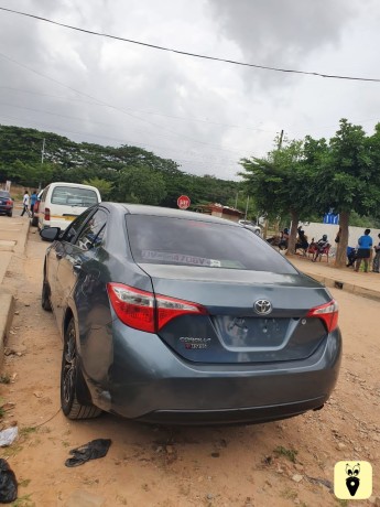 toyota-corolla-le-2017-big-2